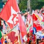 Movimentos sociais e apoiadores marcham na Afonso Pena em apoio à candidatura de Lula