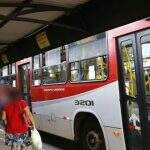 Mulher é roubada por casal dentro de ônibus no Centro de Campo Grande