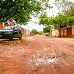 Para não ‘viver no barro’, moradores do Parati fazem até vaquinha para melhorar rua