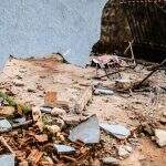 ‘Acordei com o barulho’, diz moradora que teve o muro destruído por bandidos em roubo de carro