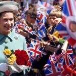 Procissão com corpo de Elizabeth II vai para Westminster para velório de 5 dias