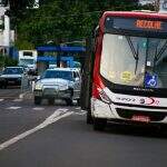 Ônibus e caminhonete se envolvem em acidente em corredor exclusivo na Rua Brilhante