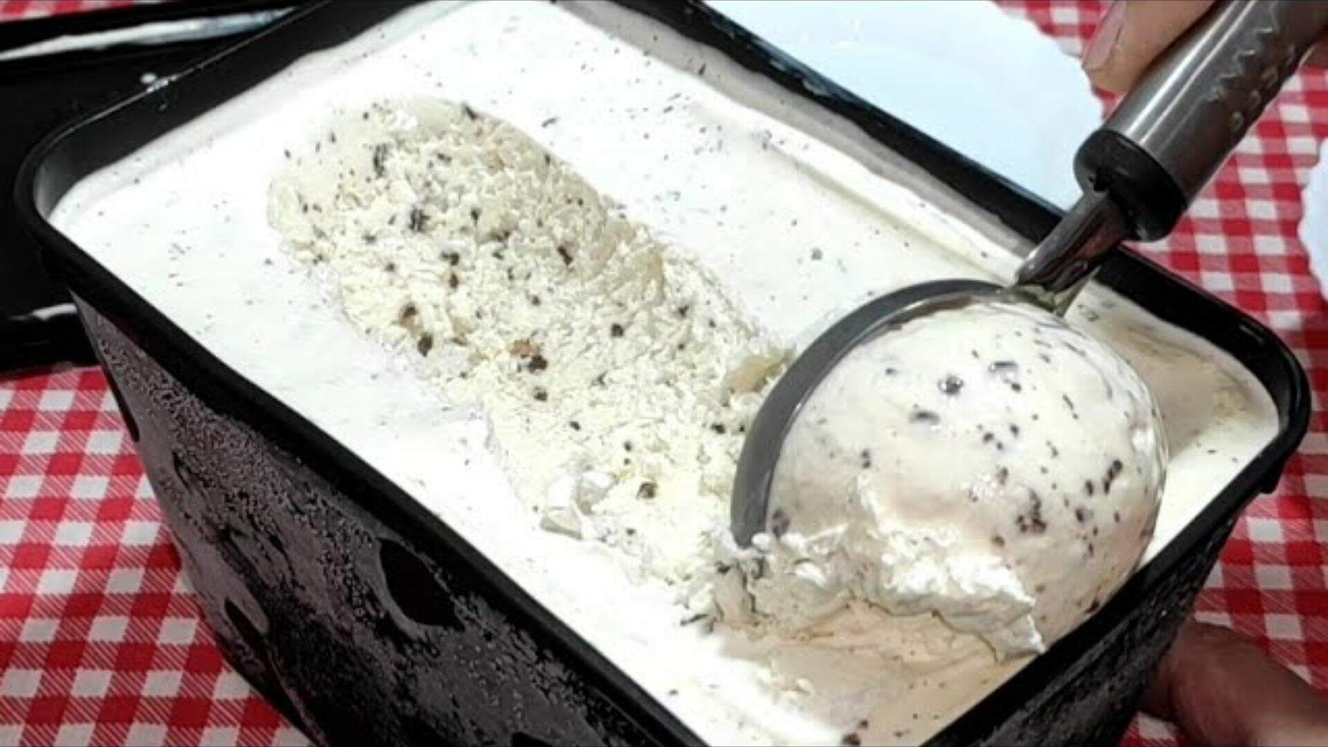 Receita facílima de sorvete de flocos caseiro com apenas 3 ingredientes