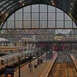 Reino Unido: greve dos servidores paralisa maioria dos serviços de trem no país