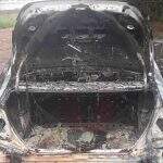 Carro com placas de MG é incendiado em cidade paraguaia