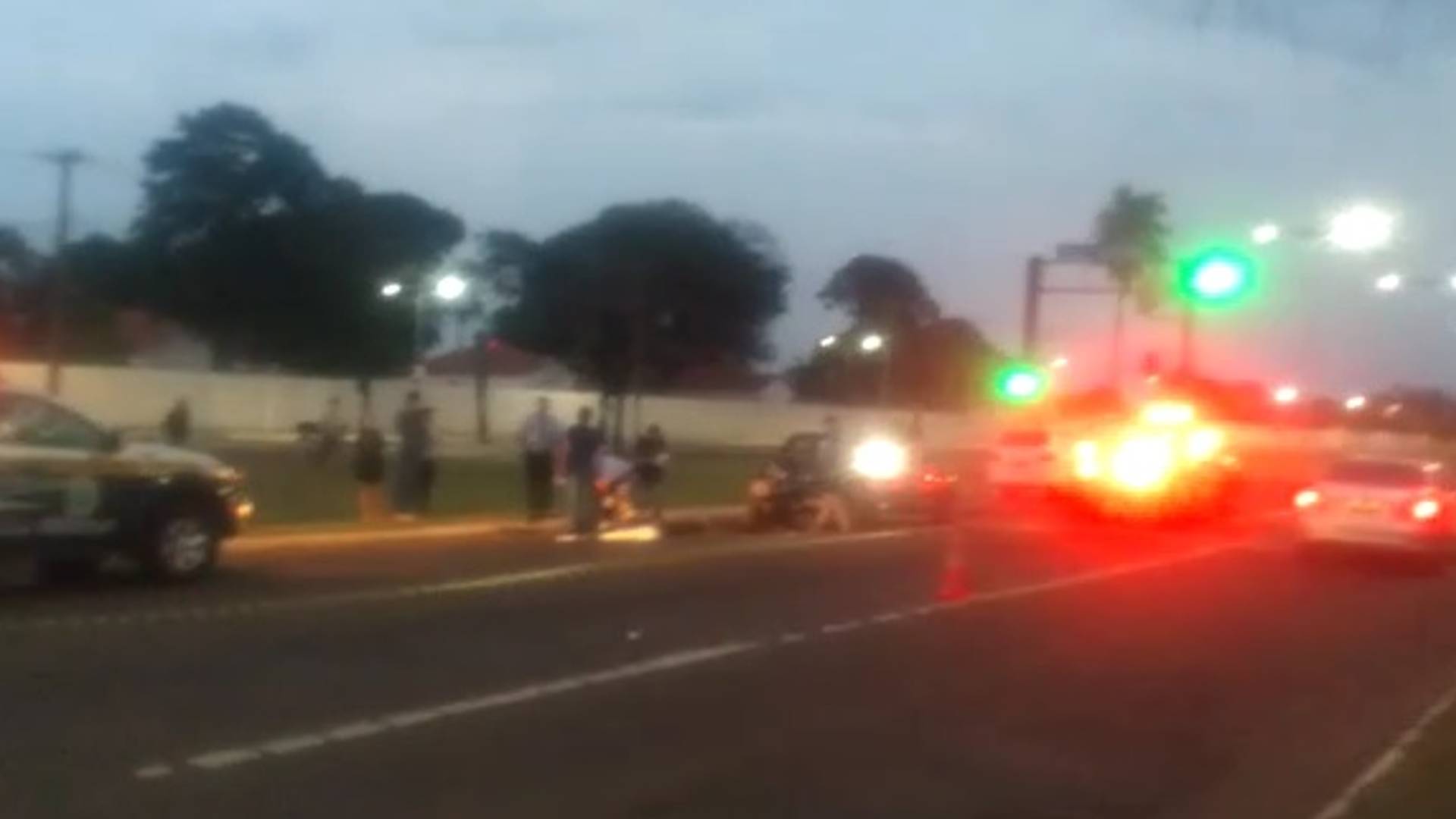 Motociclista morre na Duque de Caxias ao bater em carro parado no semáforo em Campo Grande