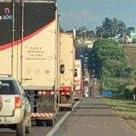Após fim das eleições, caminhoneiros bloqueiam rodovia de Mato Grosso do Sul