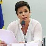 Moraes bloqueia contas nas redes de Cris Brasil e ex-deputada será investigada