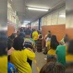 Calor acima dos 31°C faz eleitores passarem mal em extensa fila para votar em Campo Grande