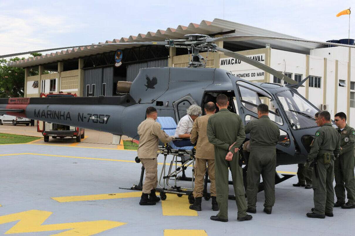 Mulher com lesão na coluna é resgatada por helicóptero da Marinha no Pantanal