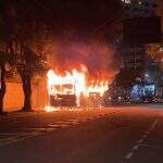 Ao menos sete ônibus são destruídos em Vitória; 15 suspeitos são detidos