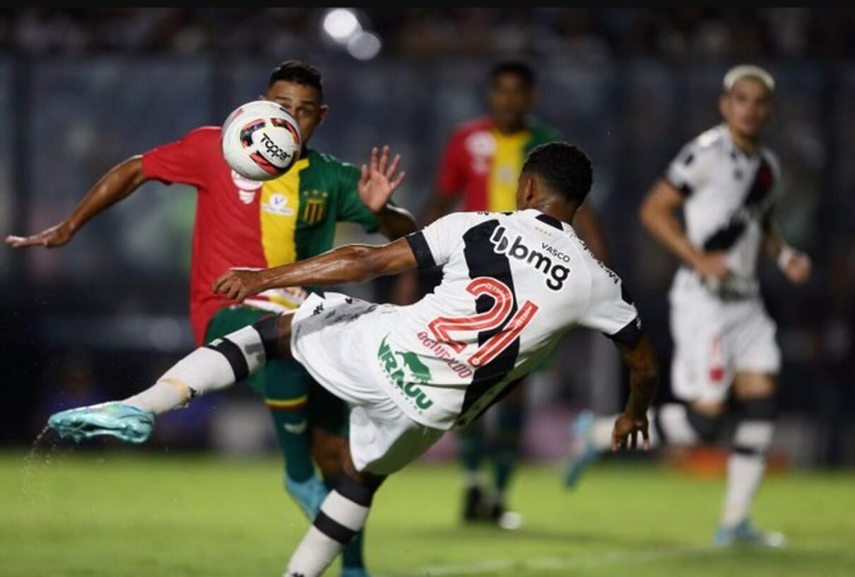 Vasco perde para o Sampaio Corrêa com gol no fim e tem acesso adiado na Série B