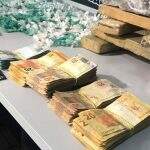 Operação contra tráfico que usou helicóptero apreendeu mais de R$ 40 mil, dólares e cocaína