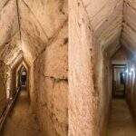 Arqueólogos acham túnel que pode levar a túmulo de Cleópatra e seu amante 