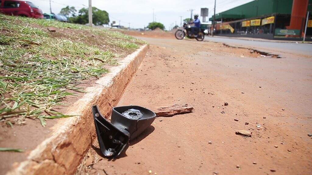 Corredor de ônibus na Rua Brilhante vira estacionamento e leitor reclama -  Capital - Campo Grande News