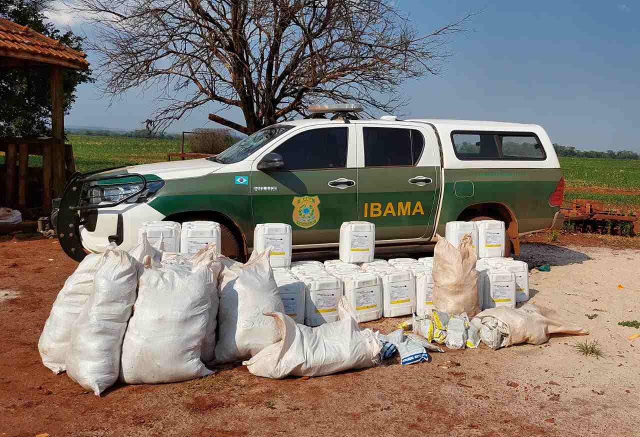 Ibama vistoria 20 propriedades rurais em MS e apreende agrotóxicos ilegais