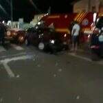 VÍDEO: carro vai parar no estacionamento de farmácia após colisão na Júlio de Castilho
