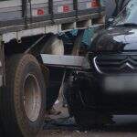 Motorista que levava carro para comprador bate em caminhão: ‘tinha acabado de vender’
