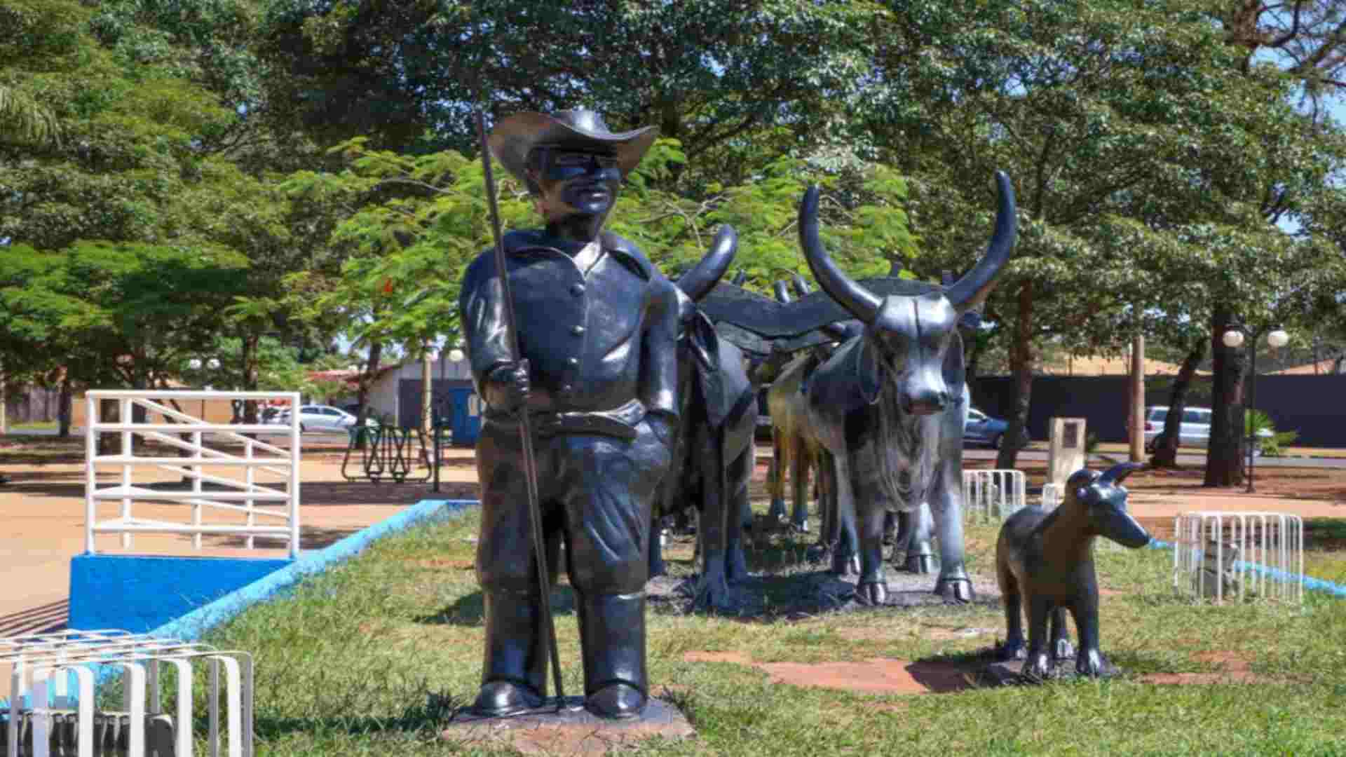 Monumentos de Três Lagoas serão revitalizados por artista plástico criador das obras