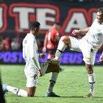 Com gol nos acréscimos, Santos derrota Atlético-GO e segue sonhando com G-8