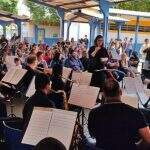Orquestra de universidade se apresenta com entrada gratuita em escola estadual