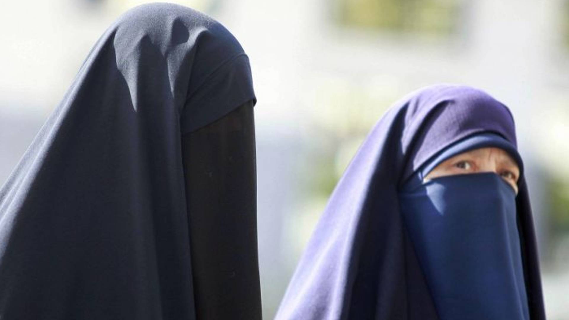 Irã amplia repressão e prende atrizes por retirarem o véu islâmico