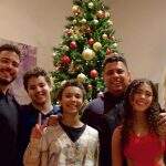 Momento raro: Ronaldo Fenômeno posa com os 4 filhos juntos no Natal