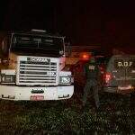 Carreta de motorista que foi mantido em cativeiro em Goiás é interceptada na BR-267