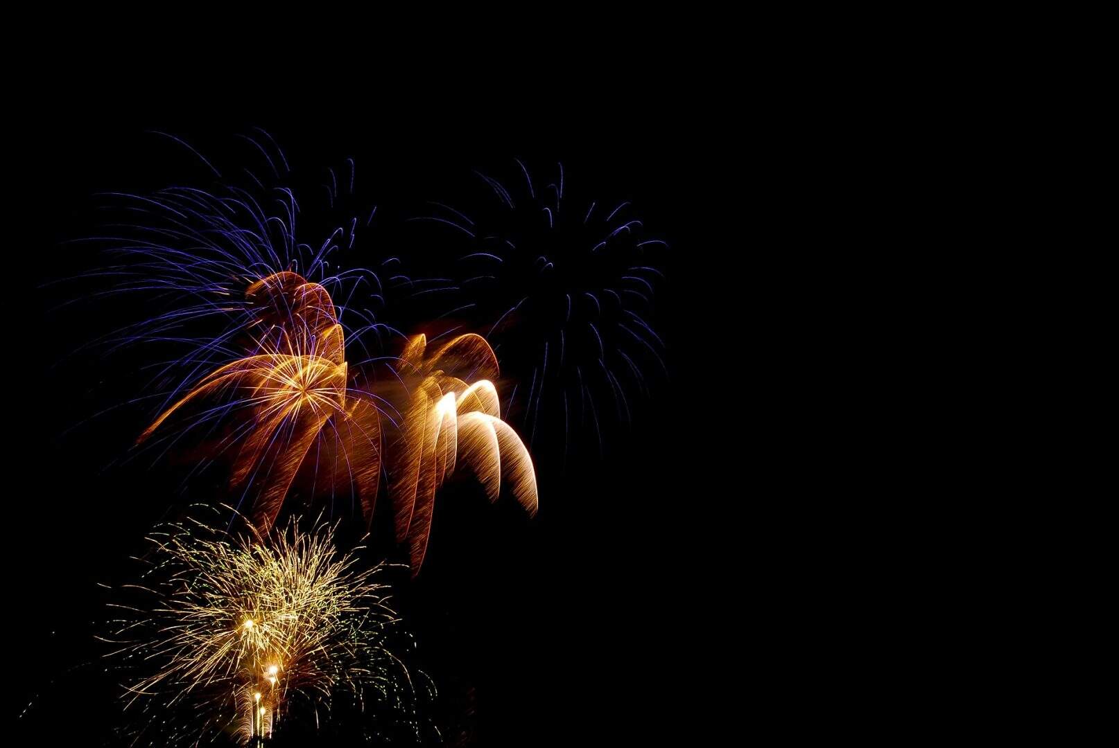 De R$ 35 a R$ 5 mil, vendas de fogos de artifício ‘estouram’ no fim do ano