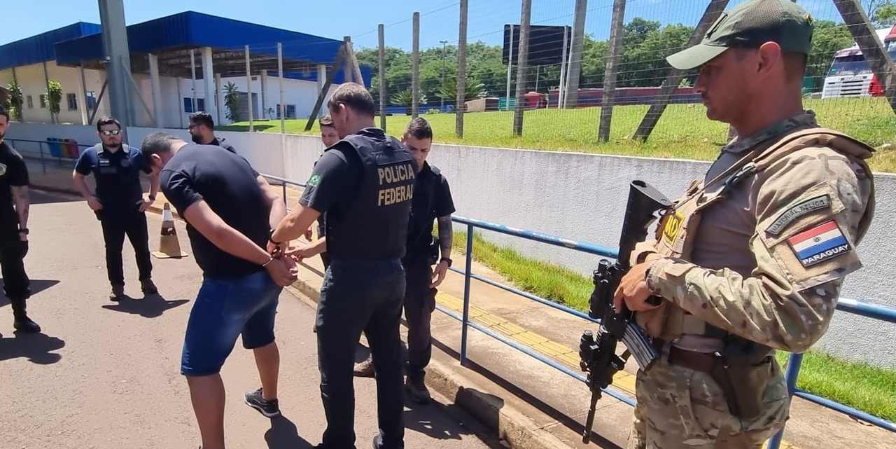 ‘Formiga’ e mais dois envolvidos com facção criminosa brasileira, são expulsos do Paraguai