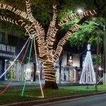 Prefeitura de Dourados ativa decoração natalina neste sábado com shows na Praça Antônio João