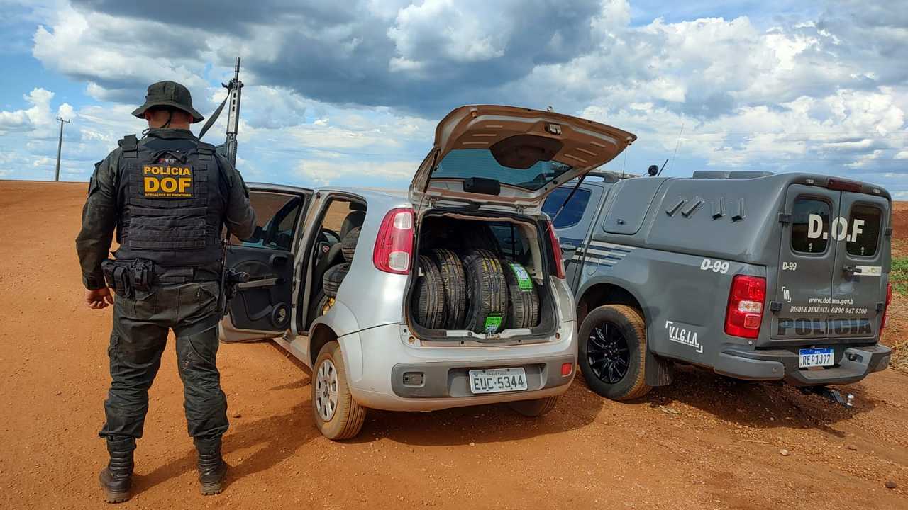 Uno ‘lotado’ de pneus contrabandeados do Paraguai é apreendido na MS-267