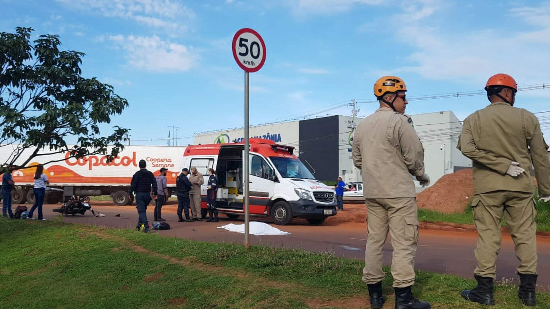 Em acidente com 4 veículos, ciclista morre atropelada na Consul Assaf Trad