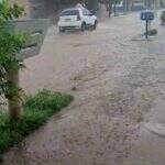 VÍDEO: Chuva deixa moradores ilhados e causa transtornos em Campo Grande