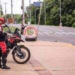 Mulher fica ferida ao ser atropelada por motociclista sem CNH no Tijuca
