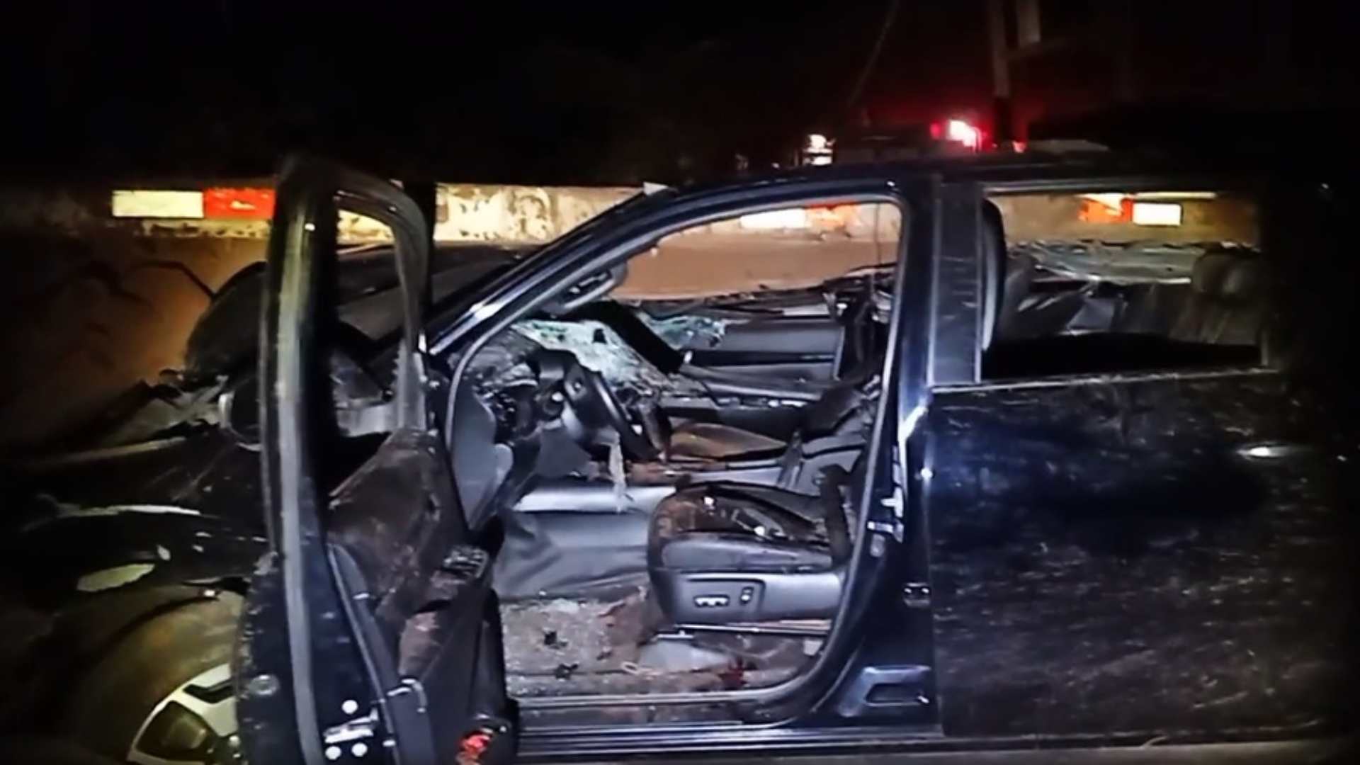 Motorista e passageiros de Hilux ficam em estado grave em acidente com carro e caminhão