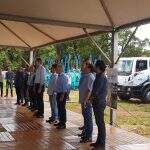 Políticos se despedem de Reinaldo Azambuja em ato de entrega de maquinários em MS
