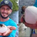 VÍDEO: Pescador de MS pega peixe venenoso que ‘quase explode’ na mão; saiba qual é
