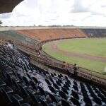 Estádio Douradão passa por limpeza e manutenção para receber os jogos do Estadual