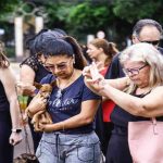 Em luto: protetores fazem manifestação contra maus-tratos a animais em Campo Grande