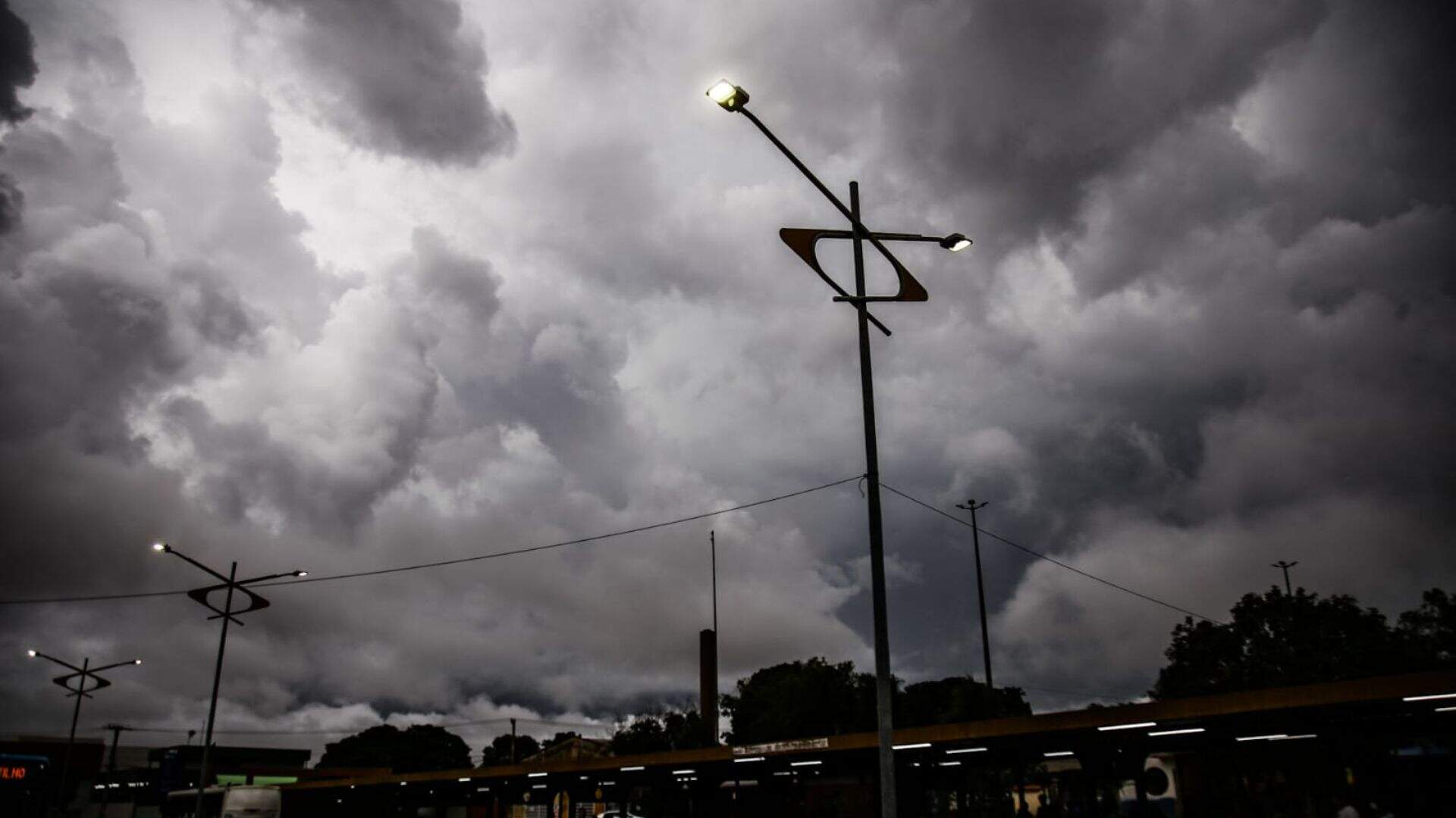 Mato Grosso do Sul está em alerta de chuva intensa e risco de alagamento