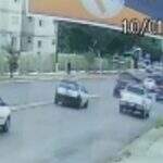 VÍDEO mostra Hilux atingindo carro e escritório de posto na Mascarenhas de Moraes