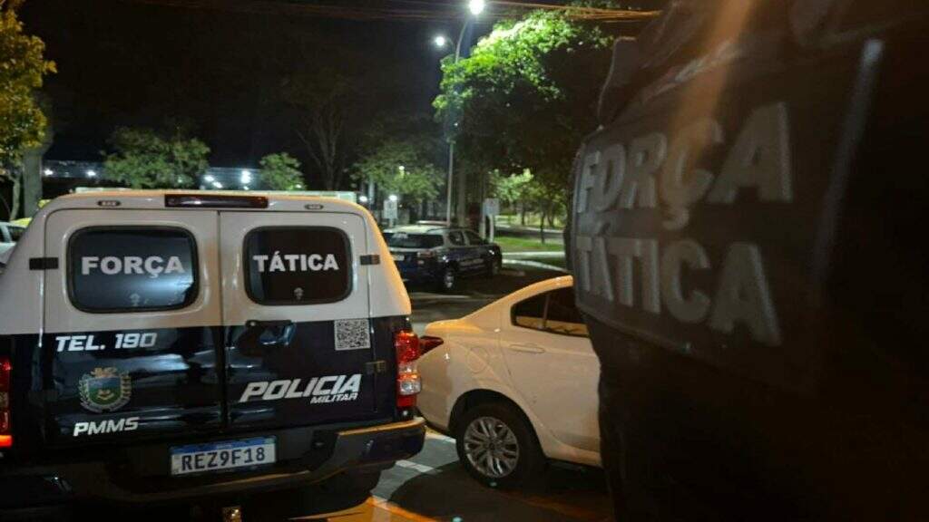 Policiais montaram cerco - Foto: Jornal da Nova