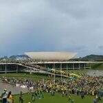 Manifestantes invadem Congresso Nacional e grupo chega ao Palácio do Planalto