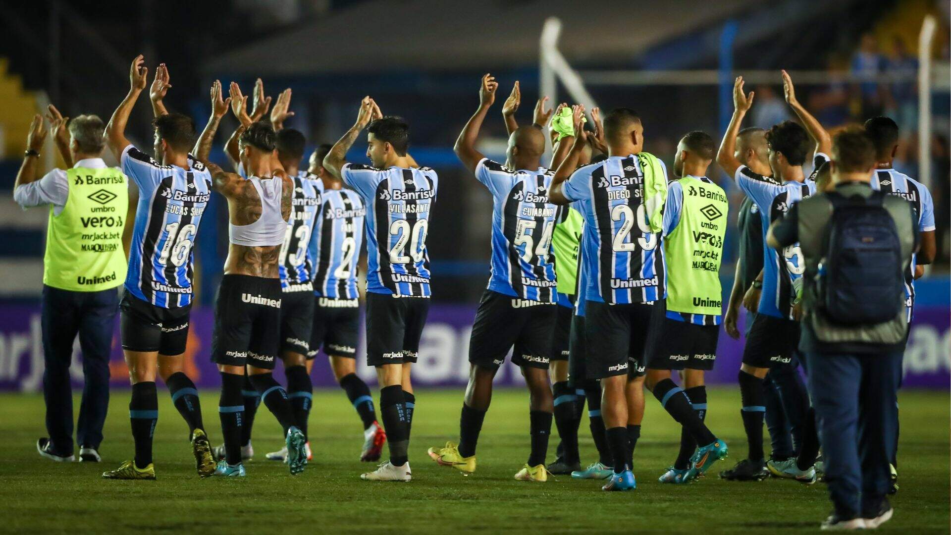 Sem Suárez e com reservas, Grêmio bate São José e segue 100% no Campeonato Gaúcho