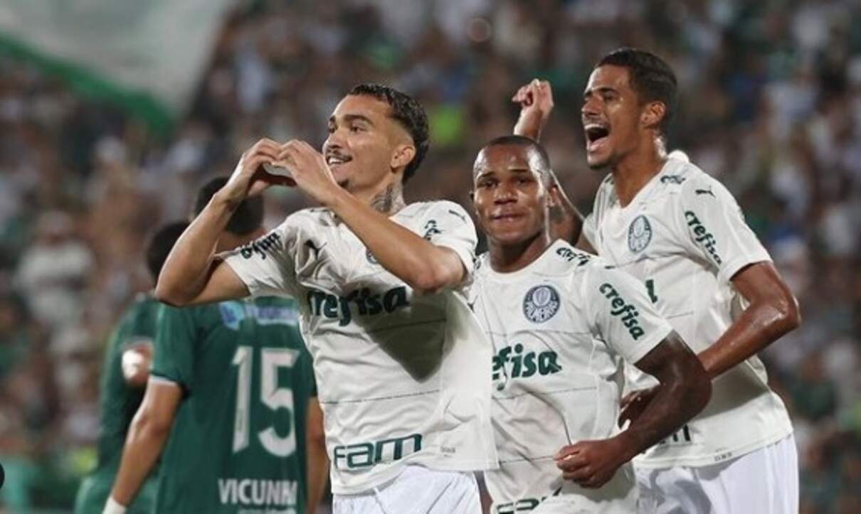 Palmeiras mostra força, goleia Floresta e encara o Goiás na semifinal da Copinha