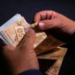 Salário mínimo de R$ 1.302 pode ser revisado até 1º de maio, diz ministro