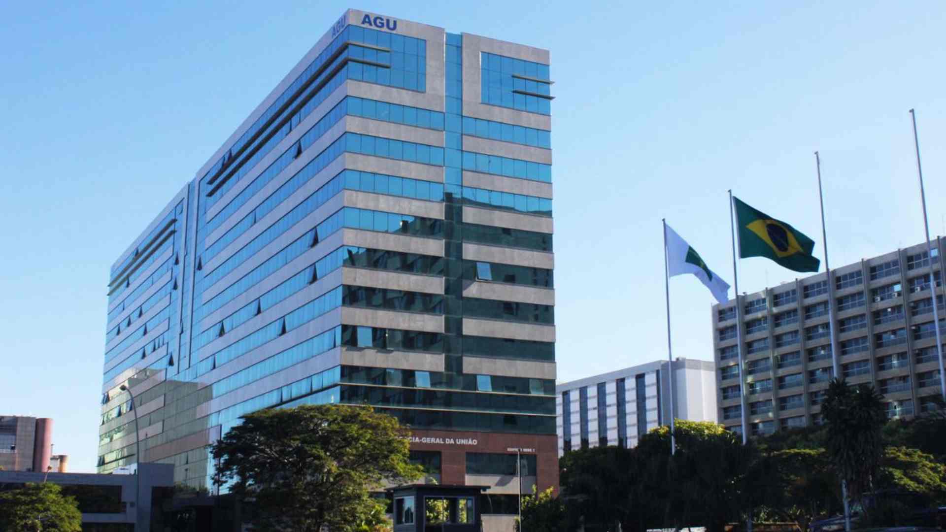 AGU cobra R$ 628 milhões em indenizações e multas por danos ambientais
