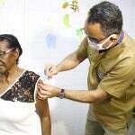 Vacina que protege contra Ômicron começa a ser aplicada em idosos em Campo Grande