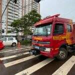 Sem CNH, motociclista bate em carro e provoca congestionamento na Joaquim Murtinho